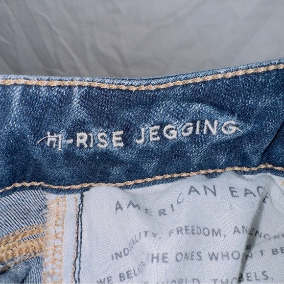 American Eagle Next Level Stretch Distressed Button Front hi Rise Jegging Jean - Picture 5 of 7